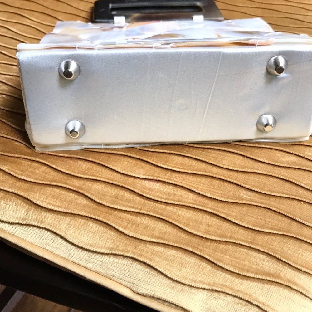 Shell Handbag - image 3